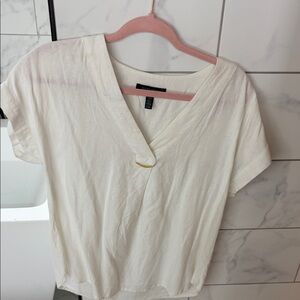 Ellen Tracy Cream V-Neck Short Sleeve Top